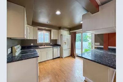 116 Leedham St, Attleboro, MA 02703 - Photo 7