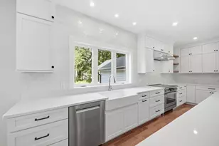 283 Pleasant St, Tewksbury, MA 01876 - Photo 17