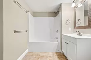 10 Crowninshield St, Peabody, MA 01960 - Photo 23