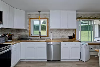 41 Marlborough St, Chicopee, MA 01020 - Photo 5