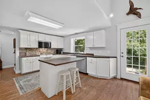2 Monument Dr, Westport, MA 02790 - Photo 9