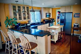 16 Middle St, Fairhaven, MA 02719 - Photo 3