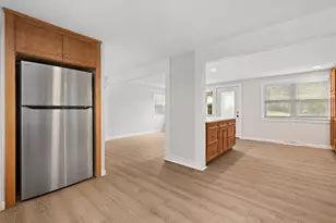 19 Cypress St, Oxford, MA 01540 - Photo 9
