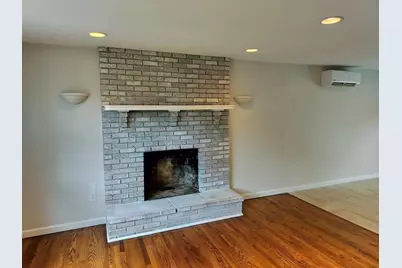 218 Pleasant St, Seekonk, MA 02771 - Photo 9