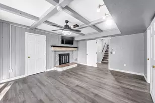 10 Robert Dr, Holyoke, MA 01040 - Photo 27