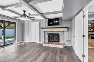 10 Robert Dr, Holyoke, MA 01040 - Photo 31