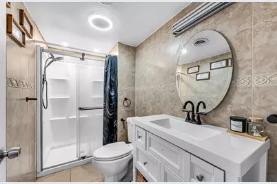 10 Robert Dr, Holyoke, MA 01040 - Photo 35