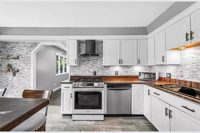10 Robert Dr, Holyoke, MA 01040 - Photo 7