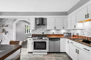 10 Robert Dr, Holyoke, MA 01040 - Photo 7