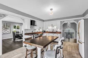 10 Robert Dr, Holyoke, MA 01040 - Photo 9