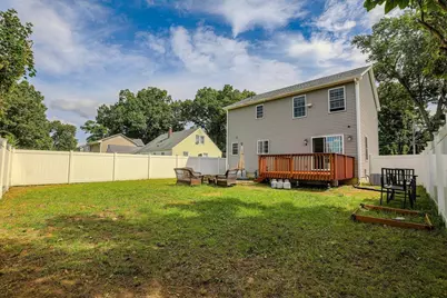 122 Ambrose St, Springfield, MA 01109 - Photo 33