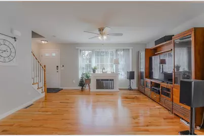 122 Ambrose St, Springfield, MA 01109 - Photo 9