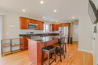 122 Ambrose St, Springfield, MA 01109 - Photo 17