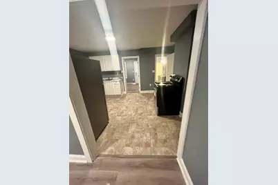 464 Central St #2R, Lowell, MA 01852 - Photo 3