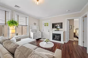26 Village St, Marblehead, MA 01945 - Photo 11