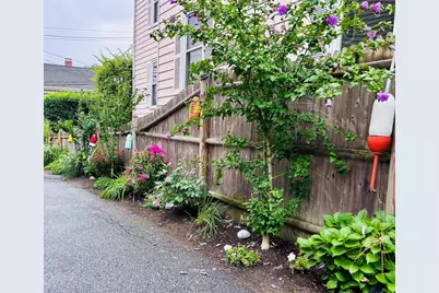 26 Village St #2, Marblehead, MA 01945 - Photo 23