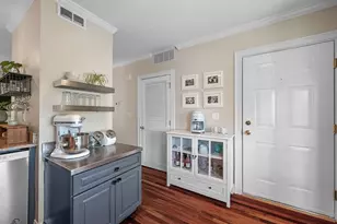 26 Village St, Marblehead, MA 01945 - Photo 7
