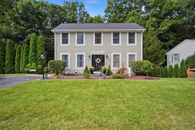 19 Stephanie Cir, Springfield, MA 01129 - Photo 1