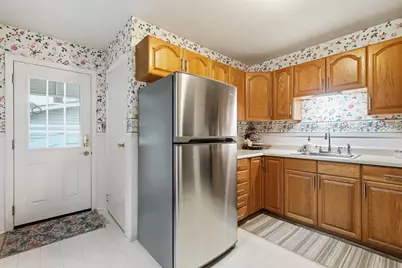 161 Wolcott Ave, West Springfield, MA 01089 - Photo 13