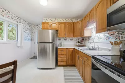 161 Wolcott Ave, West Springfield, MA 01089 - Photo 11