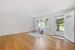161 Wolcott Ave, West Springfield, MA 01089 - Photo 9