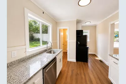 64 Havelock St, Malden, MA 02148 - Photo 5