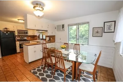 34 Neofotistos Cir, Dracut, MA 01826 - Photo 3