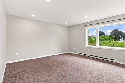 192 Empire St, Chicopee, MA 01013 - Photo 5