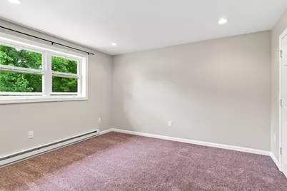 192 Empire St, Chicopee, MA 01013 - Photo 25