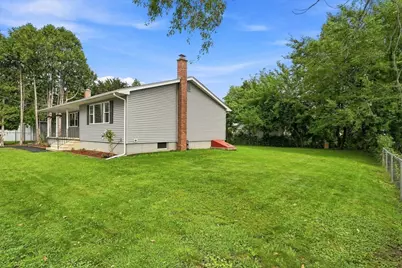 192 Empire St, Chicopee, MA 01013 - Photo 5