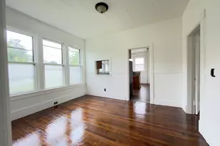 142 Thompson St, Springfield, MA 01109 - Photo 9