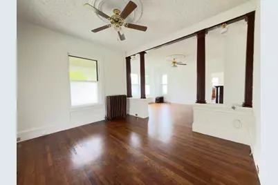 142 Thompson St #1, Springfield, MA 01109 - Photo 3
