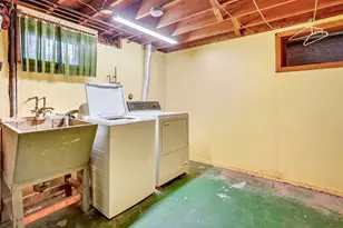14 Centre Ln, Boston, MA 02132 - Photo 27
