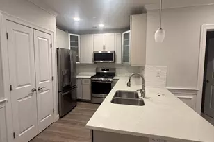 320 Middlesex Ave, Medford, MA 02155 - Photo 3