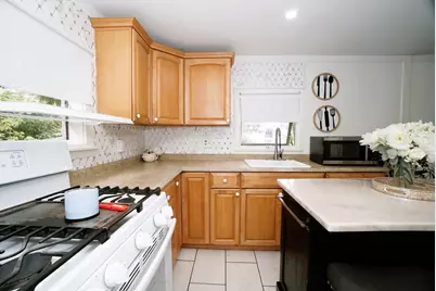 12 Bailey St, Lynn, MA 01904 - Photo 13