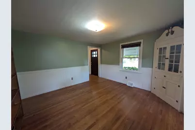 12 Linda St, South Hadley, MA 01075 - Photo 5