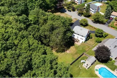16 Phillip Ave, Burlington, MA 01803 - Photo 9