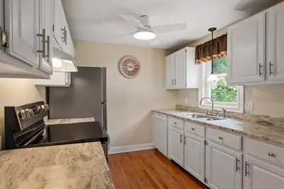 221 Bayberry Hill Ln #221, Leominster, MA 01453 - Photo 3
