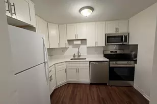 39 Berlin St, Clinton, MA 01510 - Photo 3