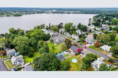 16 Central St, Wakefield, MA 01880 - Photo 3