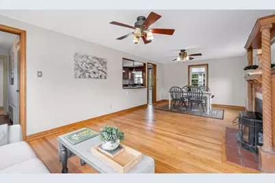 16 Central St, Wakefield, MA 01880 - Photo 5