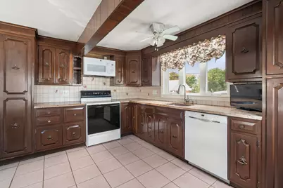 175 Rumney Rd, Revere, MA 02151 - Photo 3