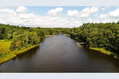 18 Town Landing Rd, Berkley, MA 02779 - Photo 15