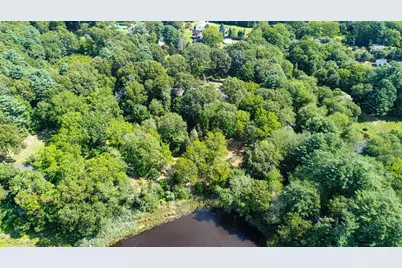 18 Town Landing Rd, Berkley, MA 02779 - Photo 11