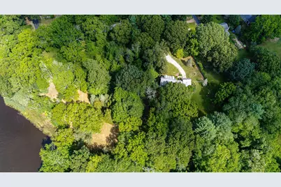 18 Town Landing Rd, Berkley, MA 02779 - Photo 17