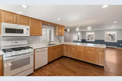 8 Herbert St, Wakefield, MA 01880 - Photo 9