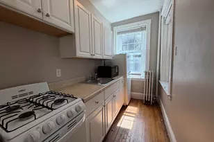 26 Myrtle St, Boston, MA 02114 - Photo 3