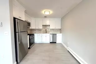 4 Golden Ct, Medford, MA 02155 - Photo 3