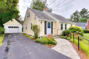 27 Mayflower Cir, Worcester, MA 01606 - Photo 3