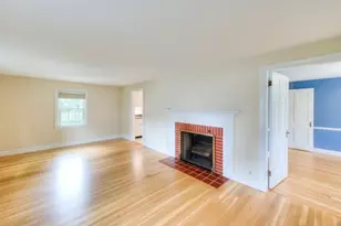 27 Mayflower Cir, Worcester, MA 01606 - Photo 19